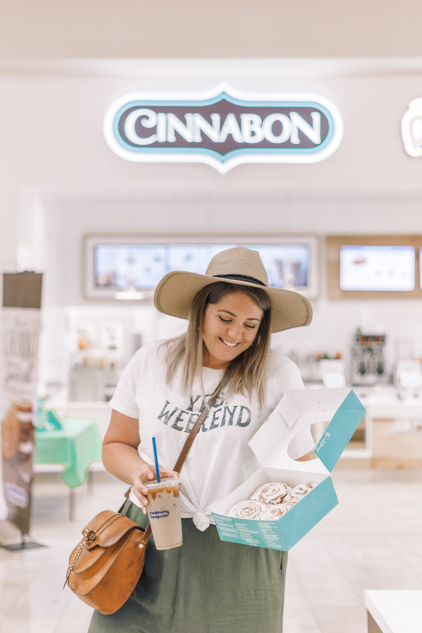 Hello Fall with Cinnabon // wanderabode.com