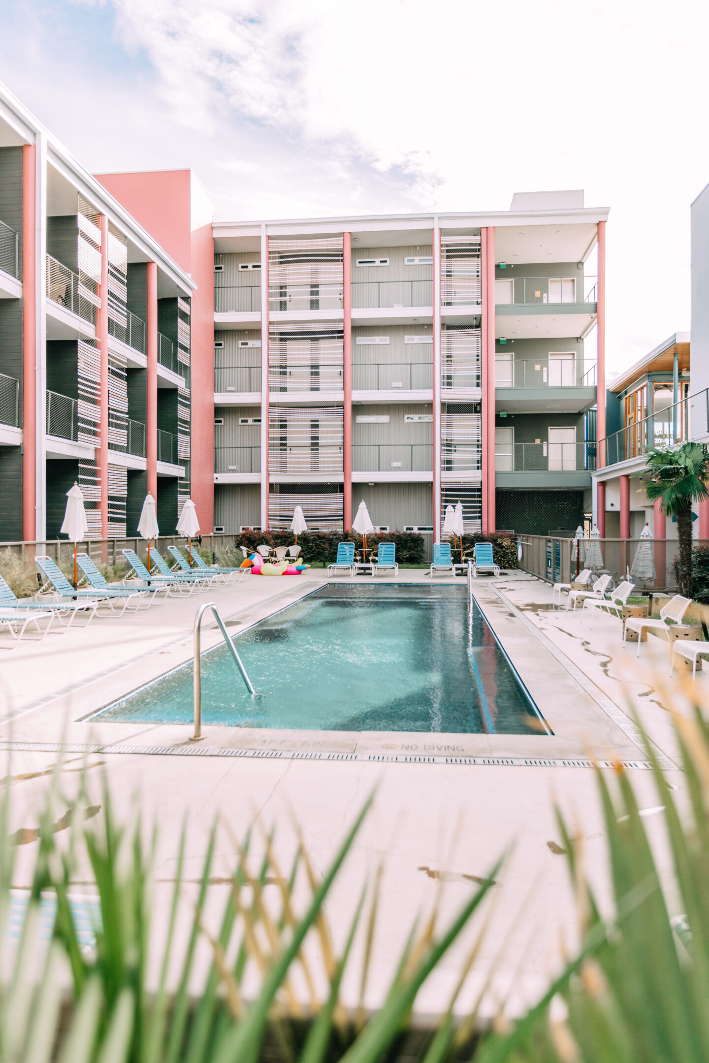 East Austin Hotel, Austin TX, boho hotel, mid century hotel, instagrammable hotel